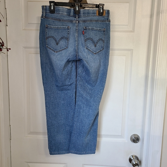 (1468) Levi Strauss Woman's Perfect Waist  525 Blue Jeans, Size: 8M Color: Blue - Picture 9 of 15